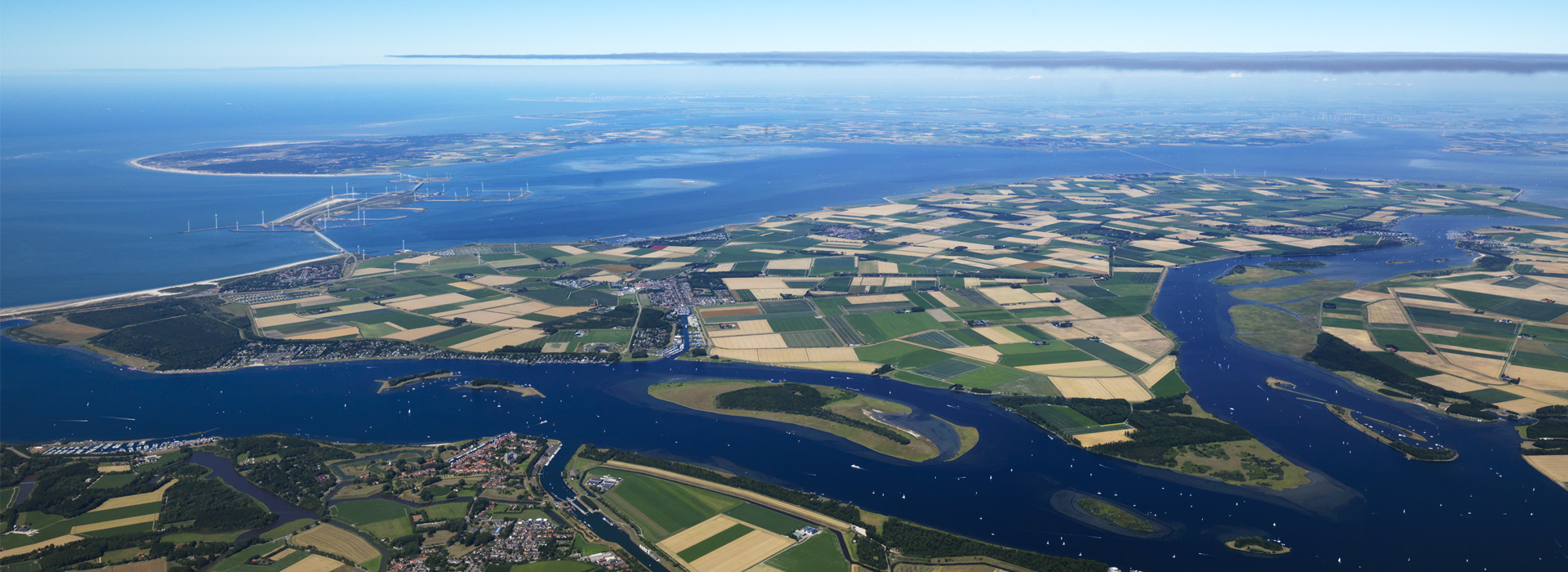 LANDELIJKE KUSTDAGEN IN DE GEMEENTE NOORD BEVELAND PROVINCIE ZEELAND